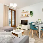 Sadowa Spacious With Balcony Next To Granary Island By Renters Appartement