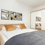 Sadowa Spacious With Balcony Next To Granary Island By Renters * Danzica