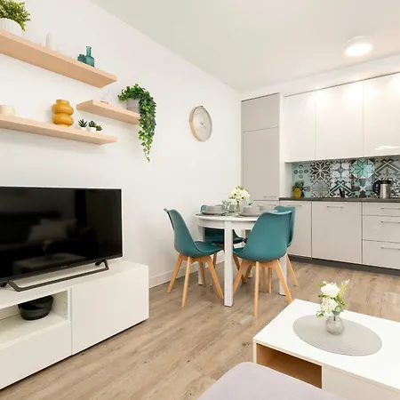 Sadowa Spacious With Balcony Next To Granary Island By Renters *