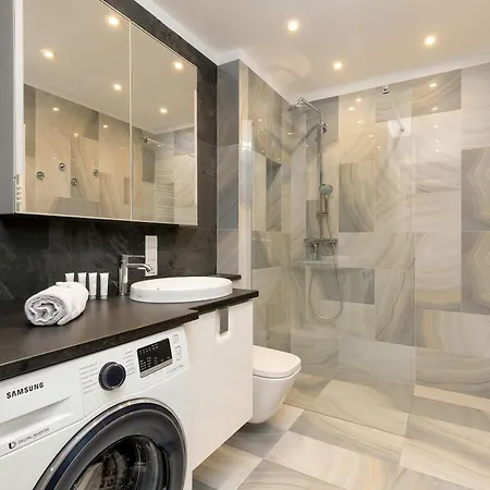 Sadowa Spacious With Balcony Next To Granary Island By Renters Апартаменты *