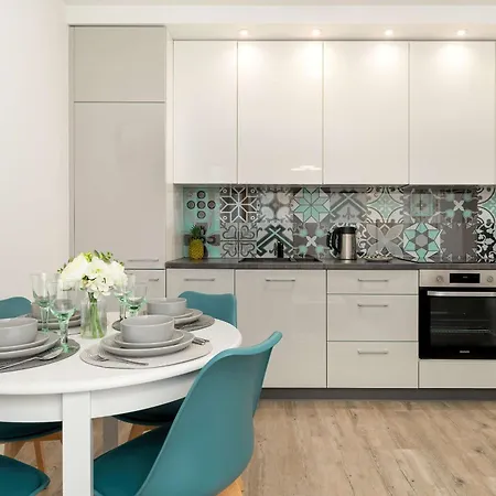 Sadowa Spacious With Balcony Next To Granary Island By Renters Daire Gdansk