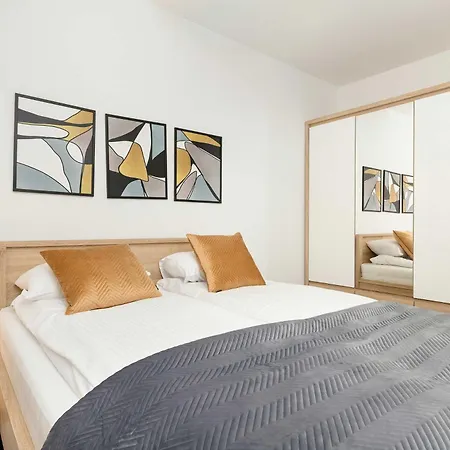 Sadowa Spacious With Balcony Next To Granary Island By Renters * Gdańsk