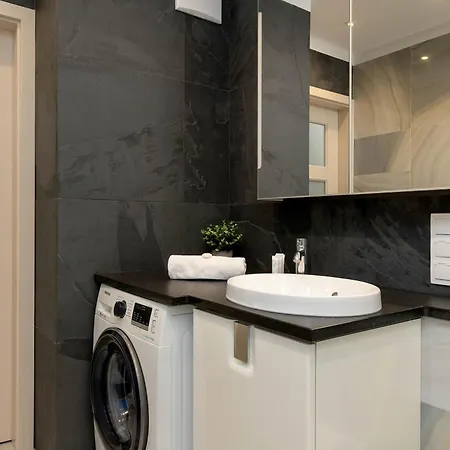 公寓 Sadowa Spacious With Balcony Next To Granary Island By Renters *