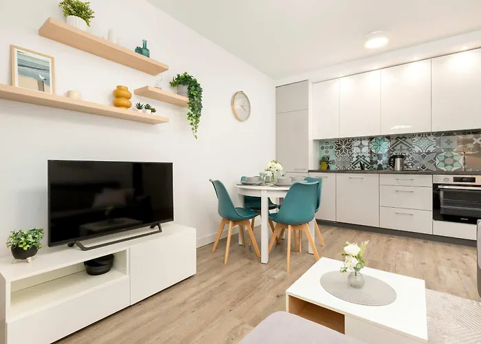 Sadowa Spacious With Balcony Next To Granary Island By Renters *