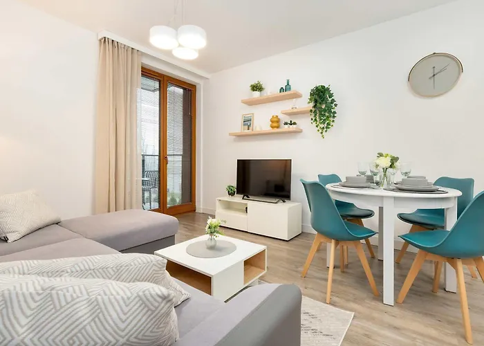 Sadowa Spacious With Balcony Next To Granary Island By Renters Apartment