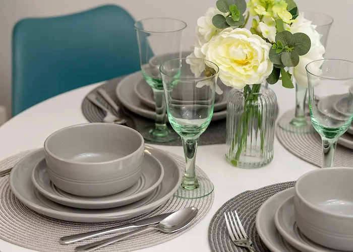 公寓 Sadowa Spacious With Balcony Next To Granary Island By Renters