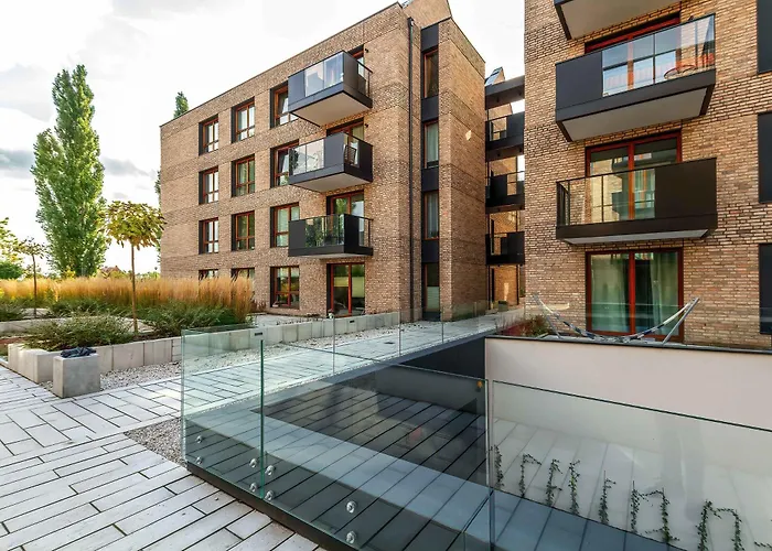 Sadowa Spacious With Balcony Next To Granary Island By Renters Gdansk