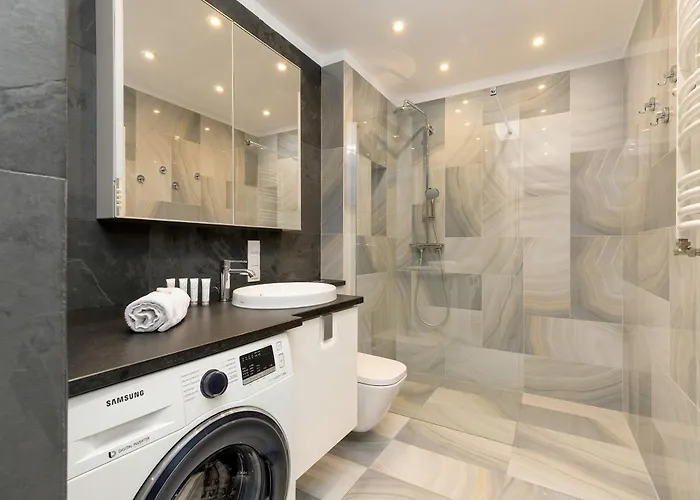 Sadowa Spacious With Balcony Next To Granary Island By Renters Lägenhet *